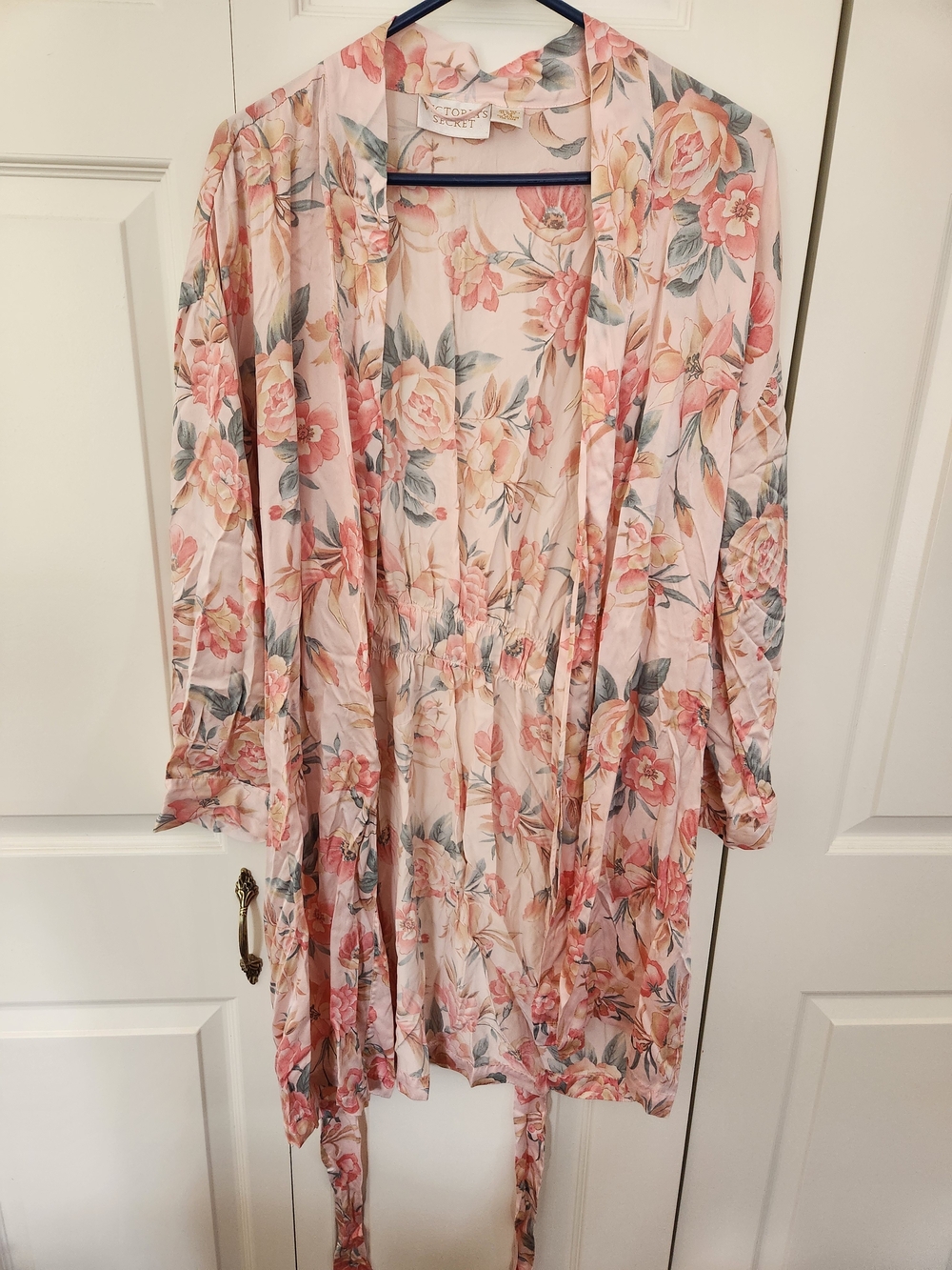 Victorias Secret Gold Label Silk Floral Kimono Robe And Slip in Blush Pink.
